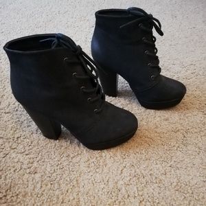 Mossimo Black Faux Suede Heeled Bootie, Size 6